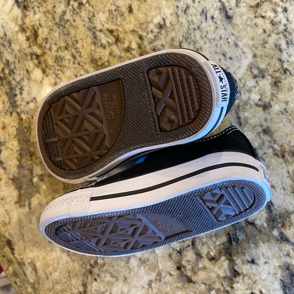 Converse All Stars Chuck Taylor/ Toddler Size 5/ Perfect condition. Worn once. - Picture 2 of 3
